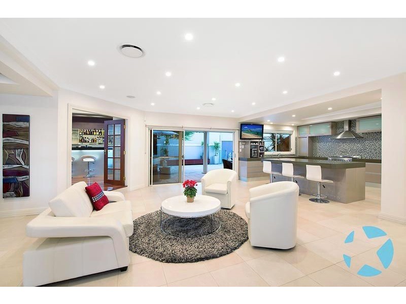 8 Cleveland Close, Rouse Hill NSW 2155