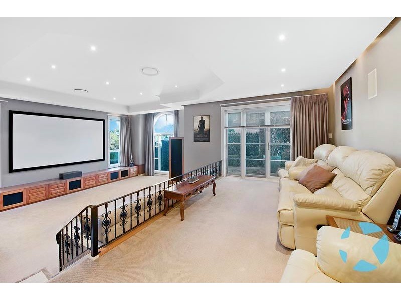 8 Cleveland Close, Rouse Hill NSW 2155