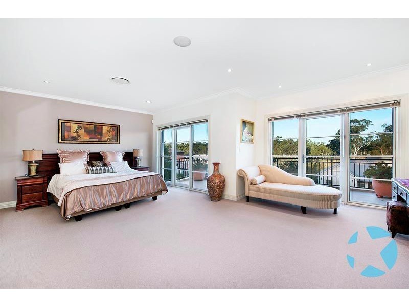 8 Cleveland Close, Rouse Hill NSW 2155