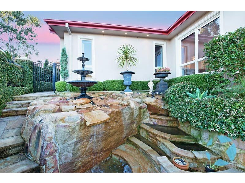 8 Cleveland Close, Rouse Hill NSW 2155