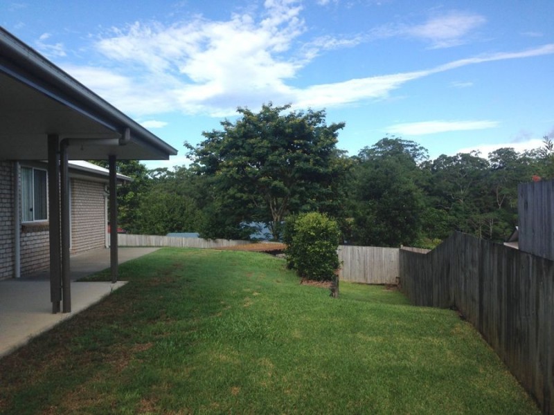 4 Cooee Crt, Coes Creek QLD 4560