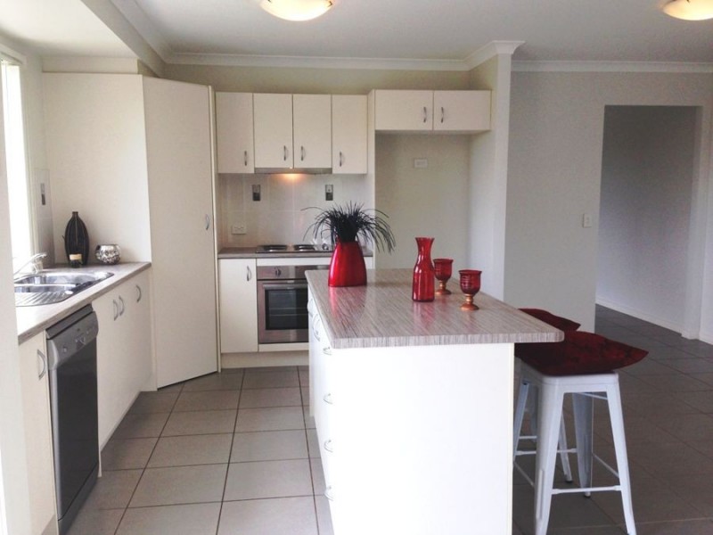 4 Cooee Crt, Coes Creek QLD 4560