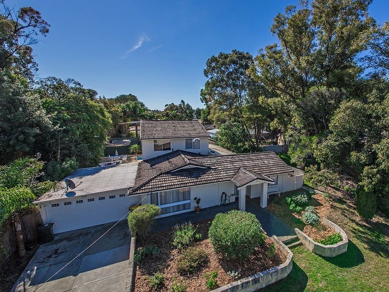 15 Clarkside Court, Wanneroo WA 6065