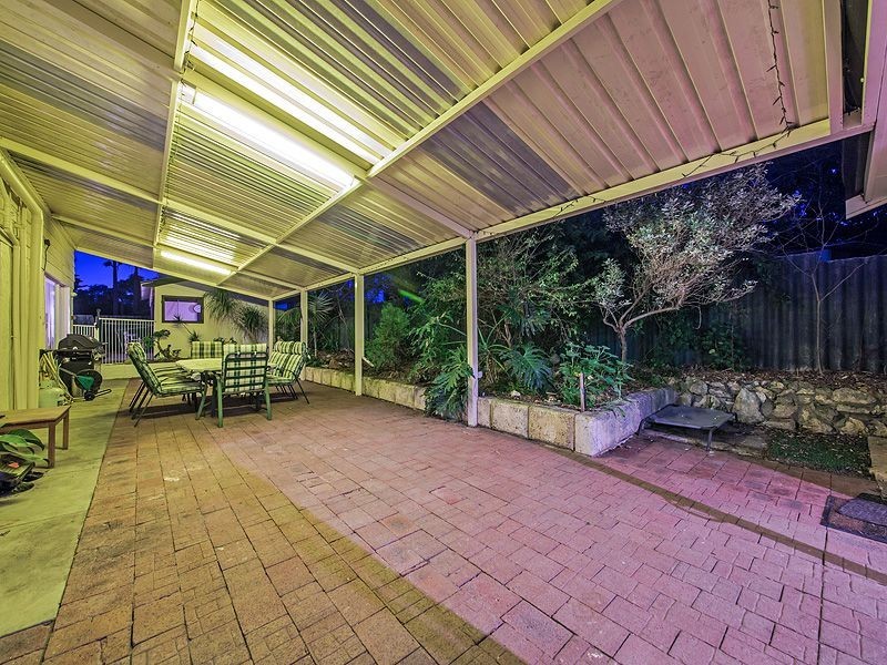15 Clarkside Court, Wanneroo WA 6065