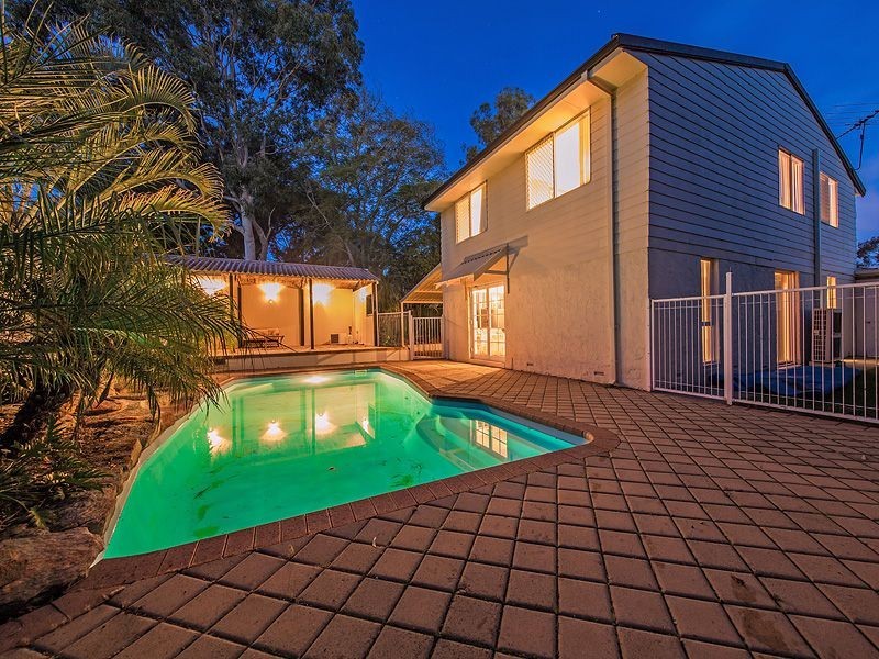 15 Clarkside Court, Wanneroo WA 6065