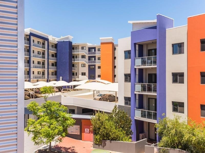 21/1 Walsh Loop, Joondalup WA 6027
