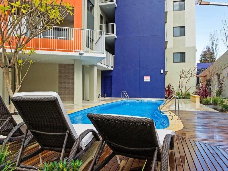 21/1 Walsh Loop, Joondalup WA 6027