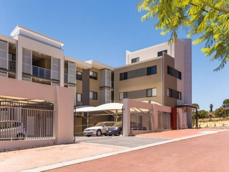 21/1 Walsh Loop, Joondalup WA 6027
