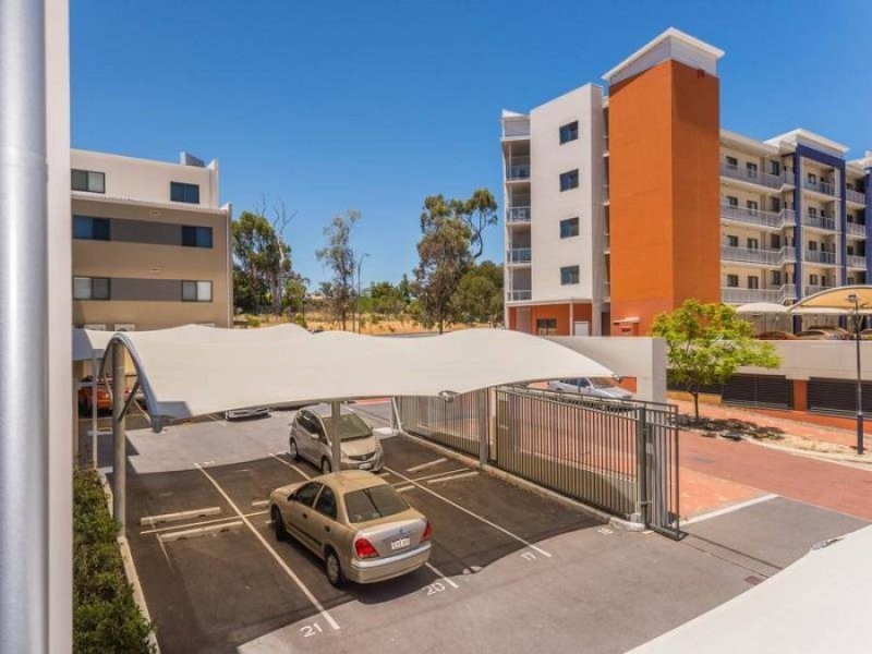 21/1 Walsh Loop, Joondalup WA 6027