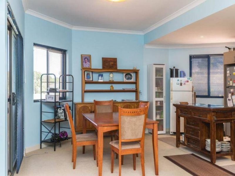 21/1 Walsh Loop, Joondalup WA 6027