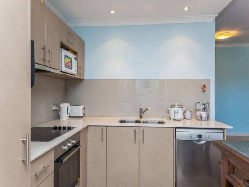 21/1 Walsh Loop, Joondalup WA 6027