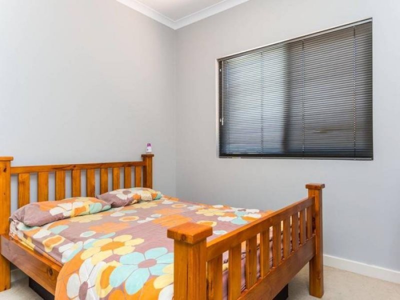 21/1 Walsh Loop, Joondalup WA 6027