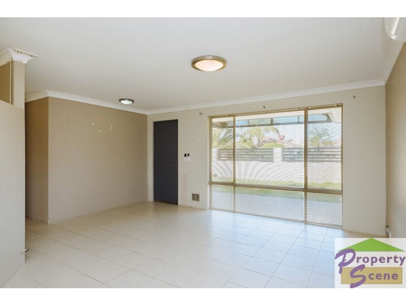 61 Greenfields Circle, Hocking WA 6065