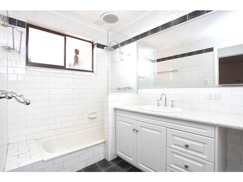 6 Wallawa St, Wanneroo WA 6065