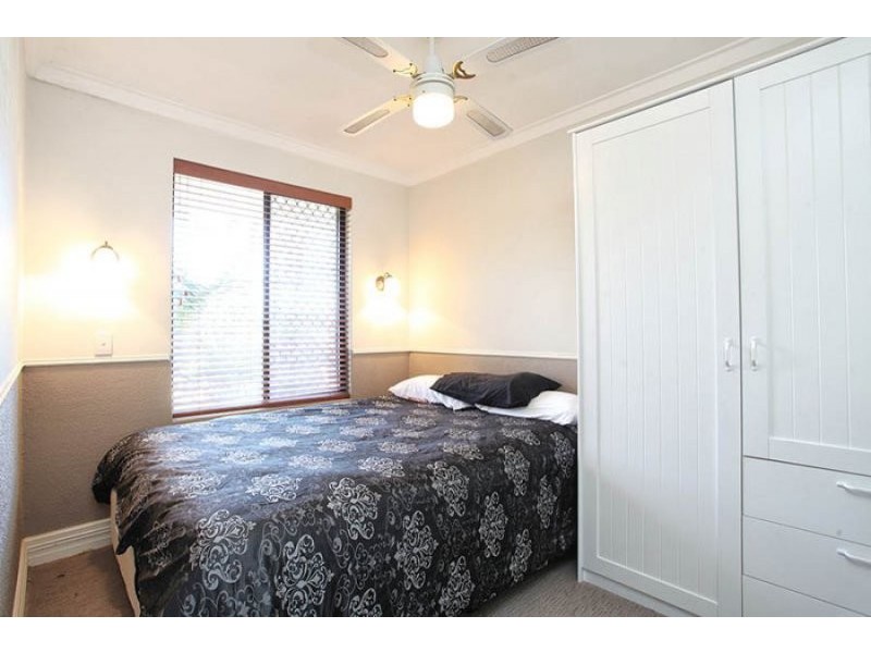 6 Wallawa St, Wanneroo WA 6065