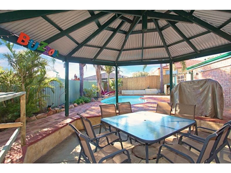 6 Wallawa St, Wanneroo WA 6065