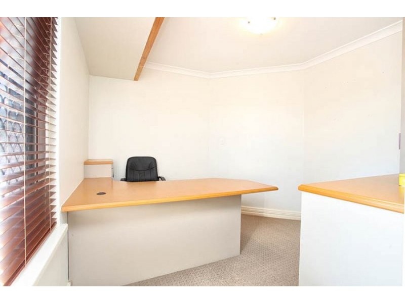 6 Wallawa St, Wanneroo WA 6065