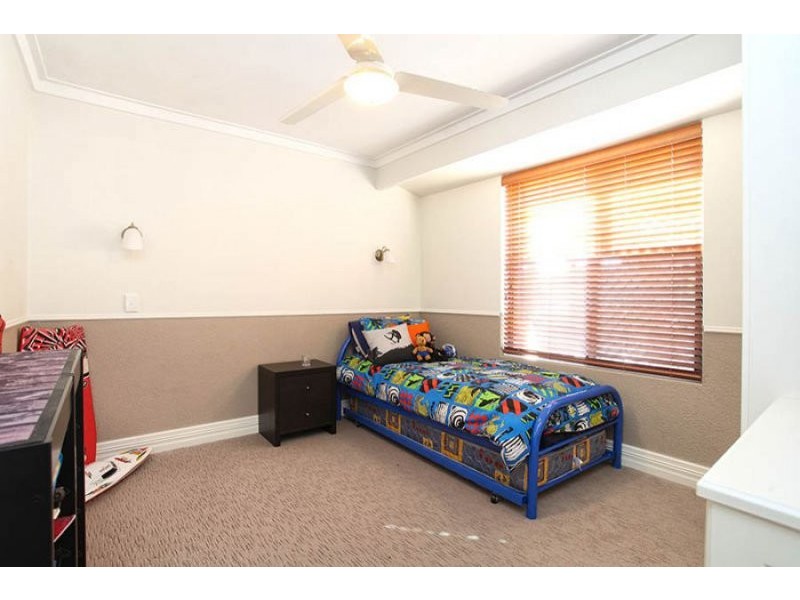 6 Wallawa St, Wanneroo WA 6065