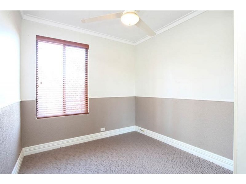6 Wallawa St, Wanneroo WA 6065