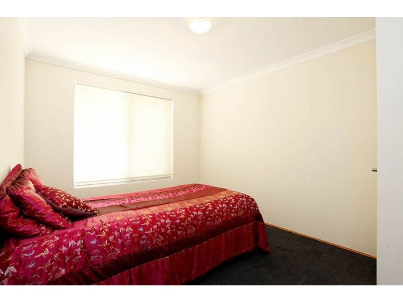 8 Sisley Approach, Tapping WA 6065