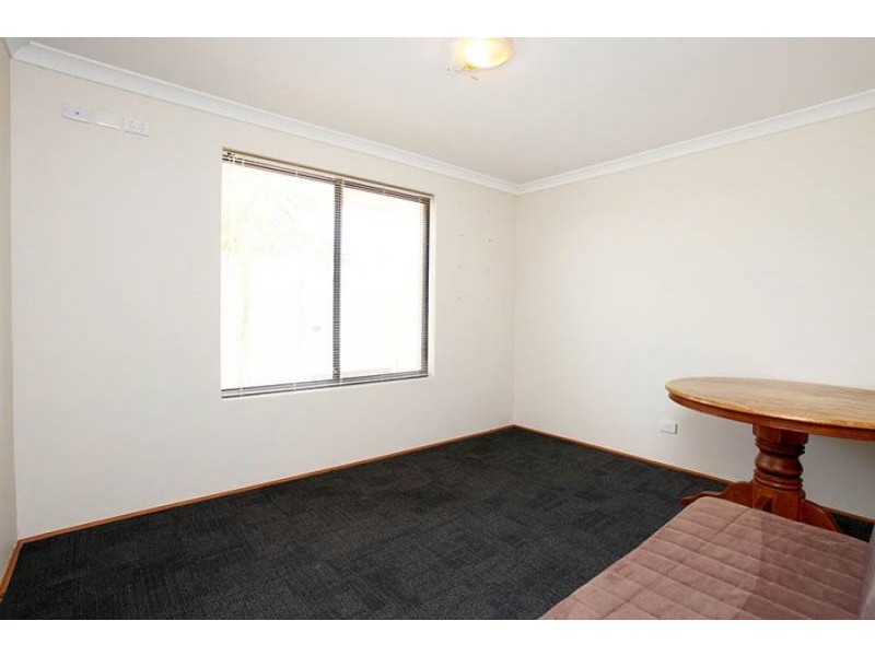 8 Sisley Approach, Tapping WA 6065