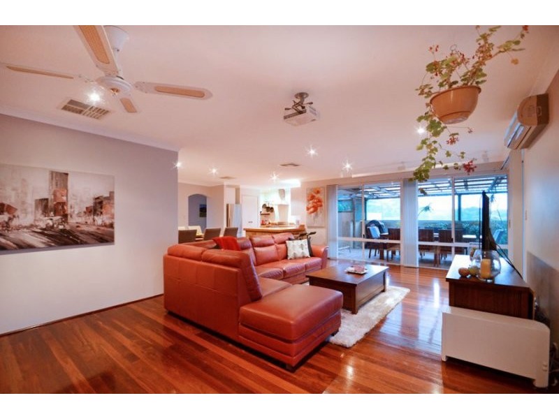 21 Yallambee Crescent, Wanneroo WA 6065