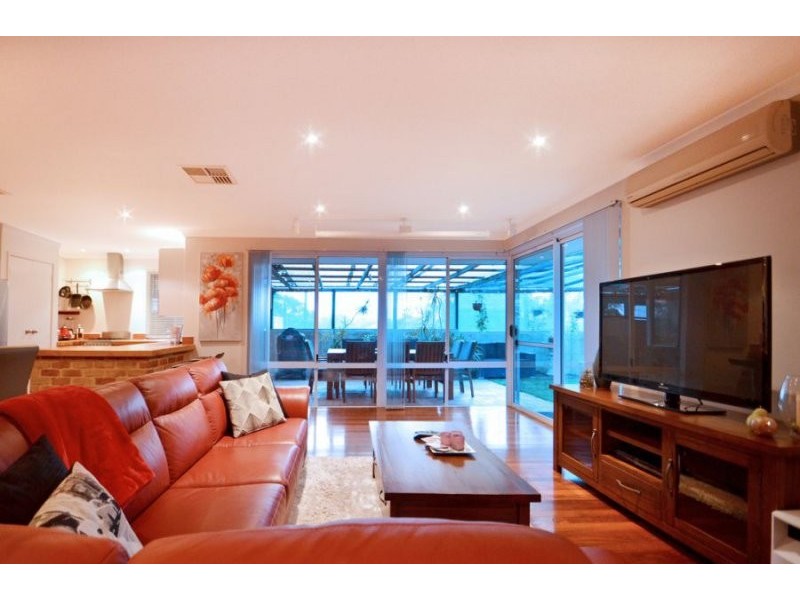 21 Yallambee Crescent, Wanneroo WA 6065