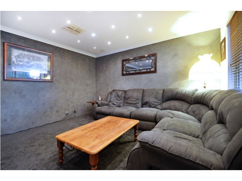 3 Merrang Circuit, Carramar WA 6031