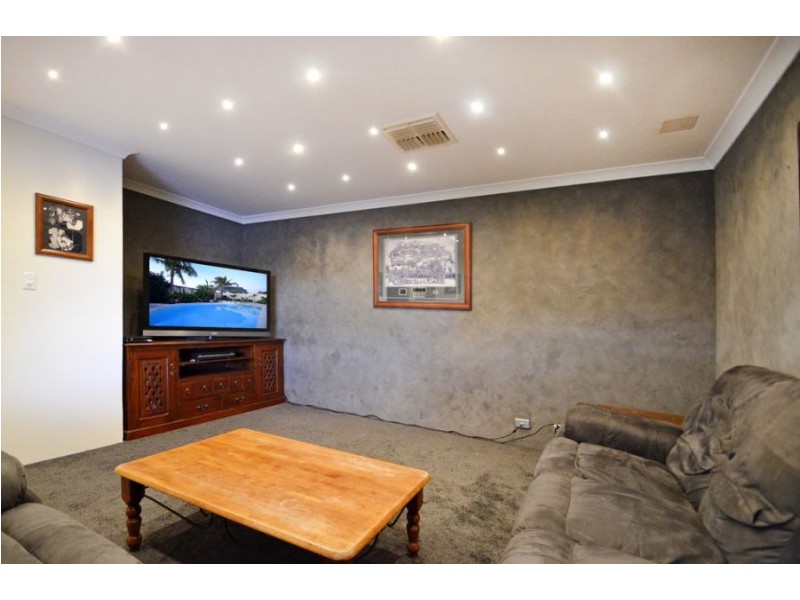 3 Merrang Circuit, Carramar WA 6031