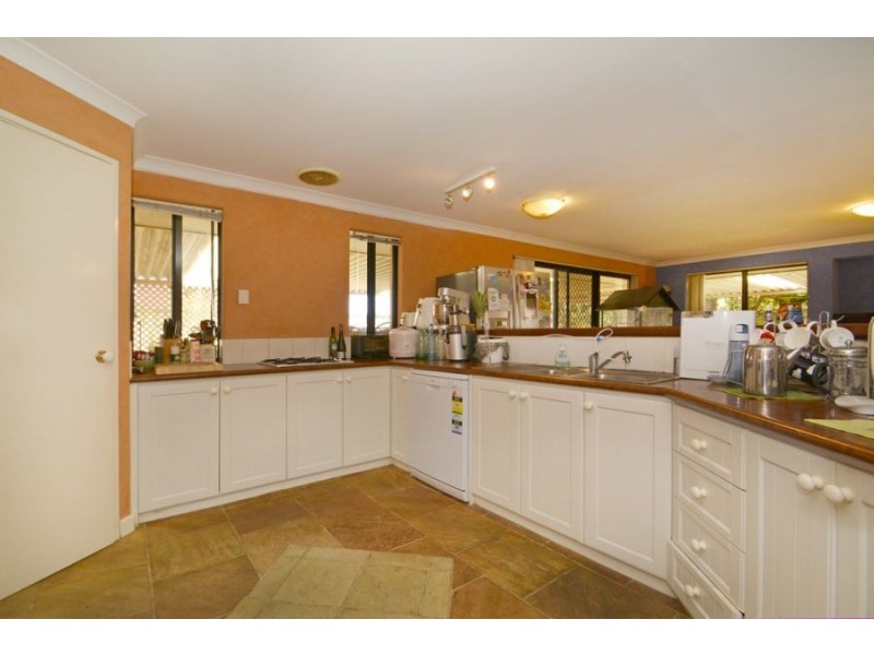 111 Balladong Loop, Carramar WA 6031