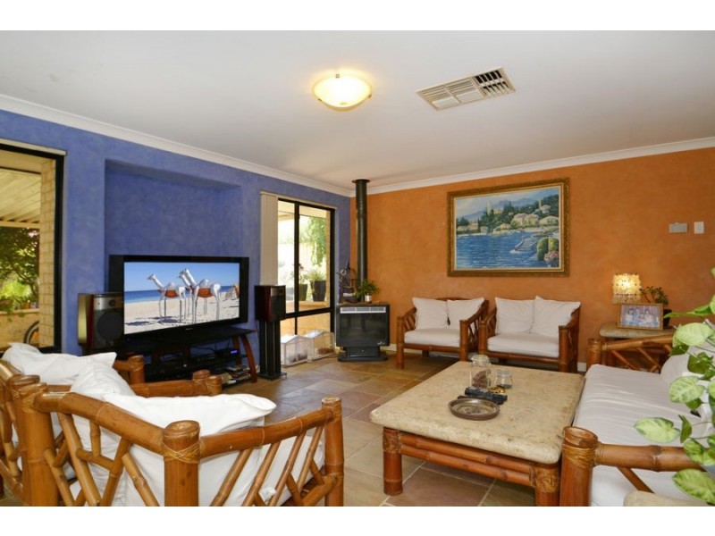 111 Balladong Loop, Carramar WA 6031