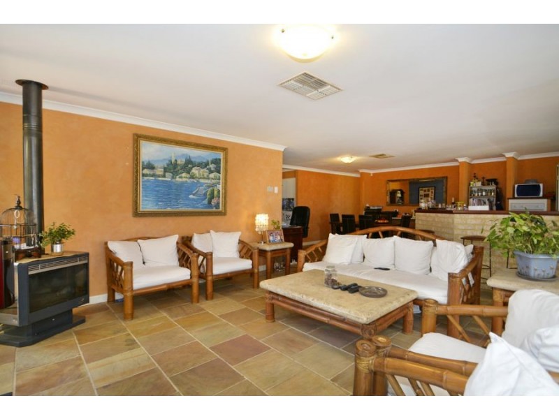 111 Balladong Loop, Carramar WA 6031