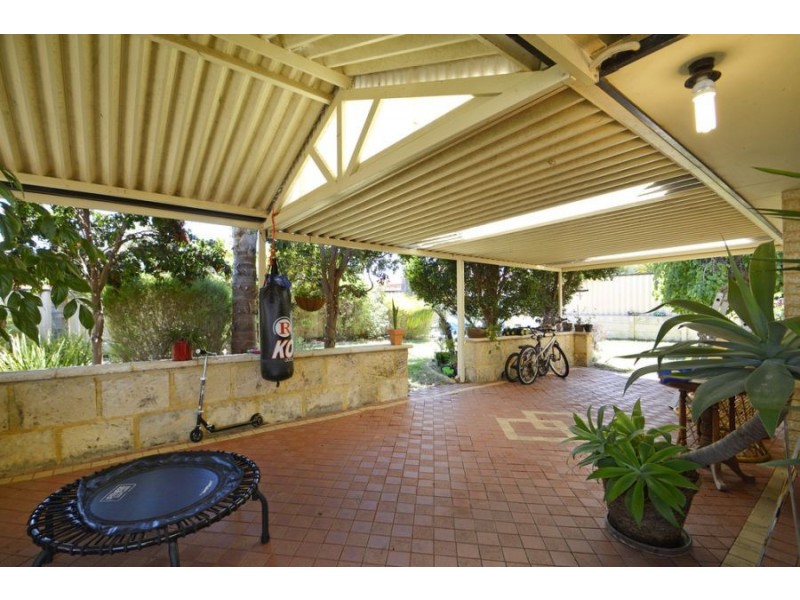111 Balladong Loop, Carramar WA 6031