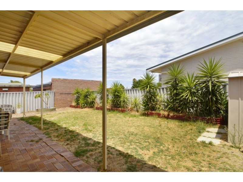 26d Buntine Way, Girrawheen WA 6064