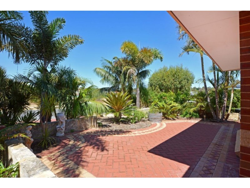 5 Griffiths Road, Sinagra WA 6065