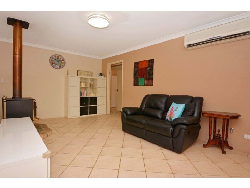 5 Griffiths Road, Sinagra WA 6065