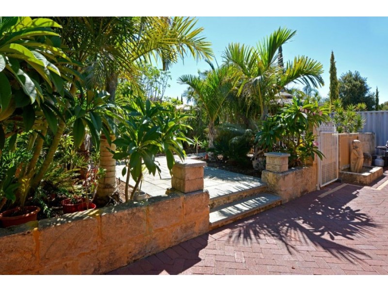 5 Griffiths Road, Sinagra WA 6065