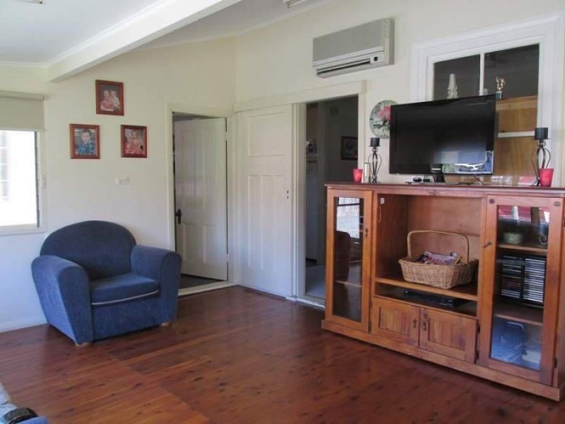 240 Kelly Street, Scone NSW 2337