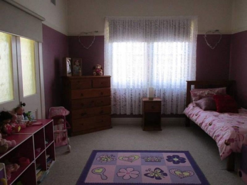 240 Kelly Street, Scone NSW 2337