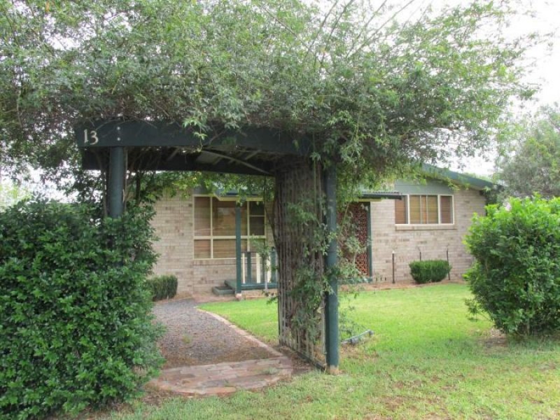 13 Carlyle Street, Scone NSW 2337