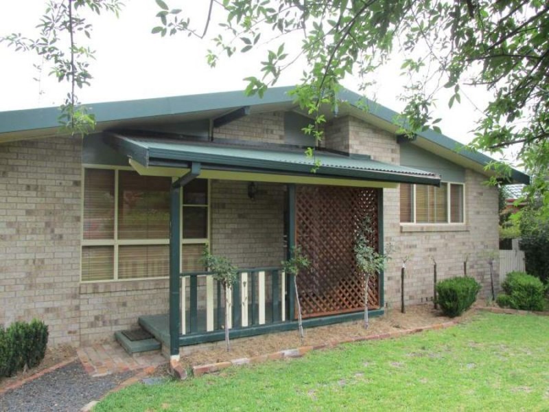 13 Carlyle Street, Scone NSW 2337