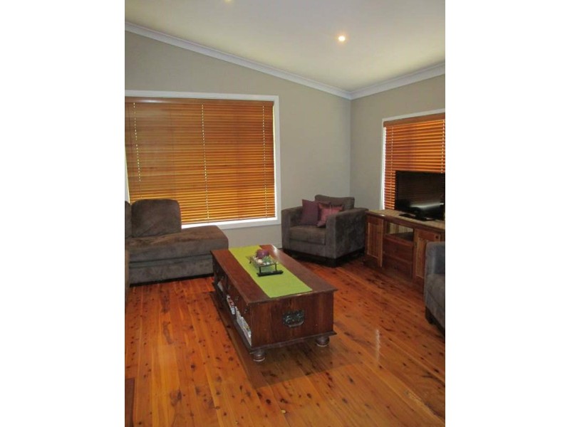 13 Carlyle Street, Scone NSW 2337