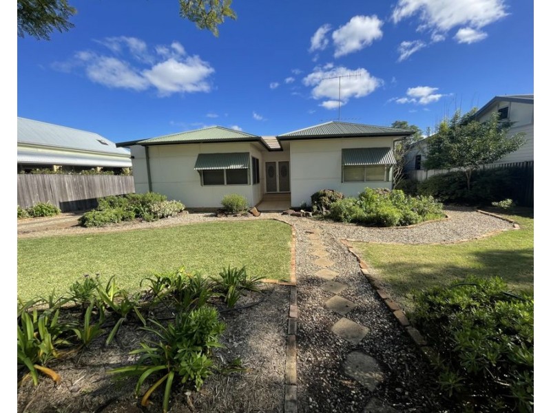 33 Oxford Road, Scone NSW 2337