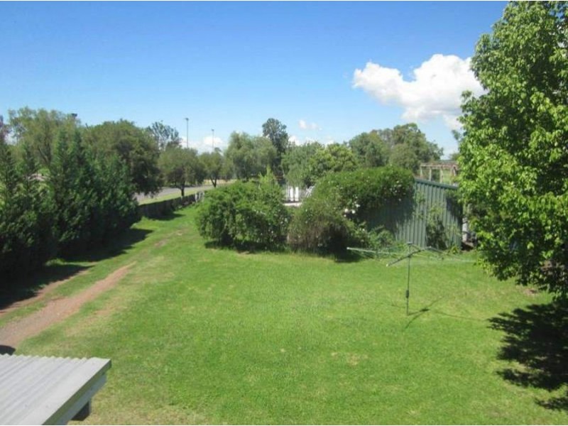 25 Kingdon Street, Scone NSW 2337