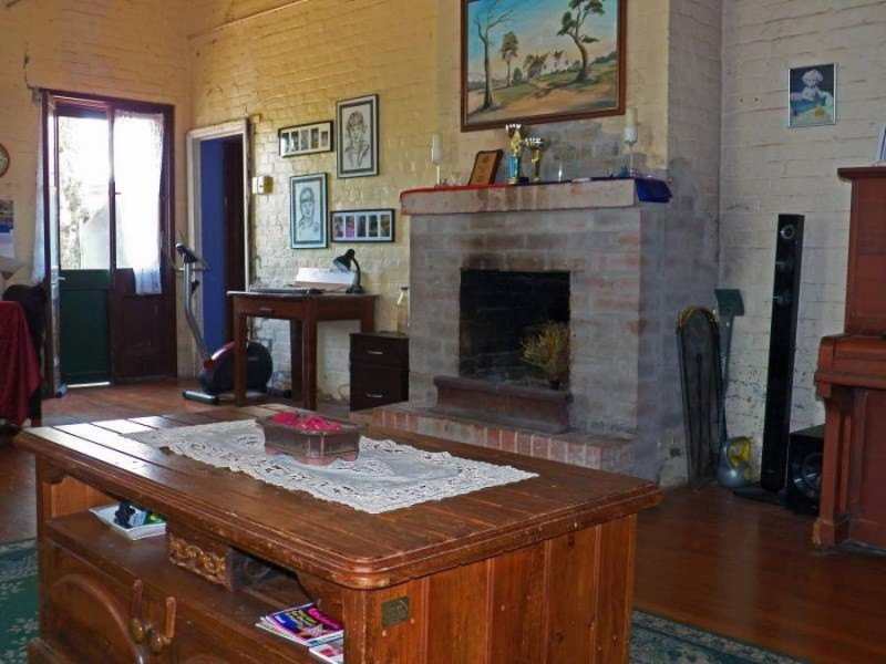 9-11 Petwyn Street, Wingen NSW 2337