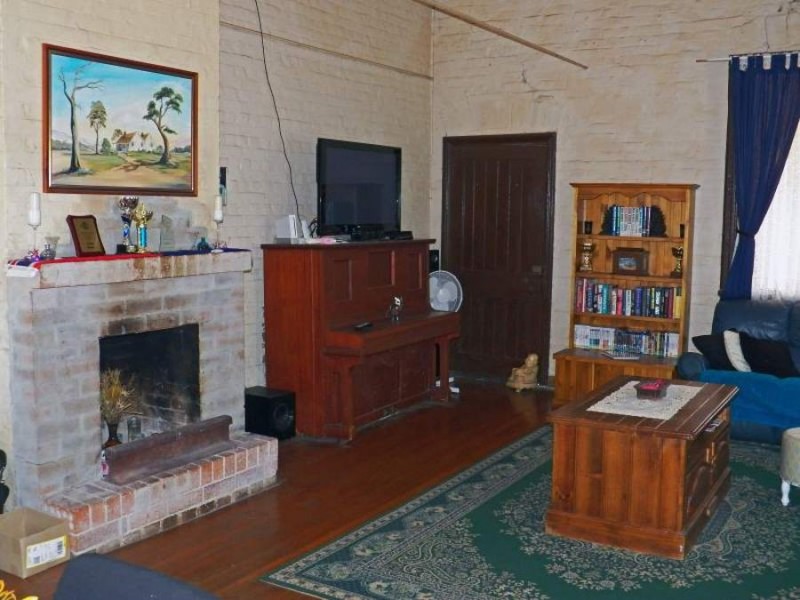 9-11 Petwyn Street, Wingen NSW 2337