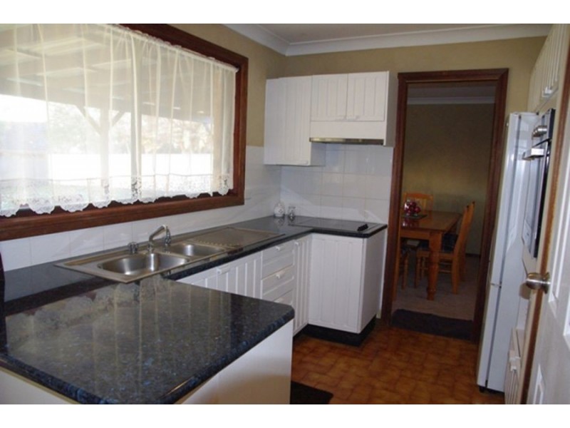 27 Nyarra Street, Scone NSW 2337