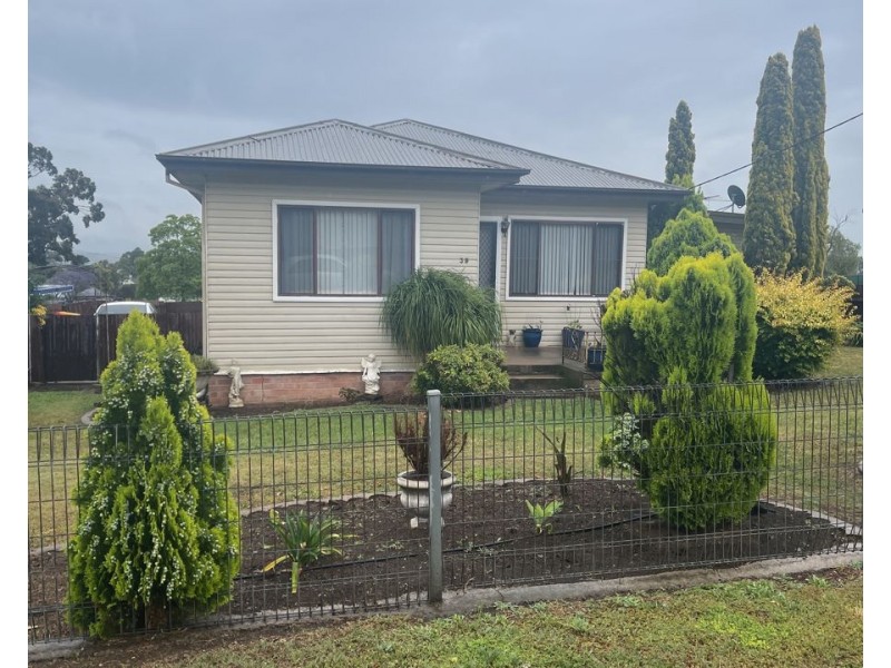 39 Mount Street, Aberdeen NSW 2336