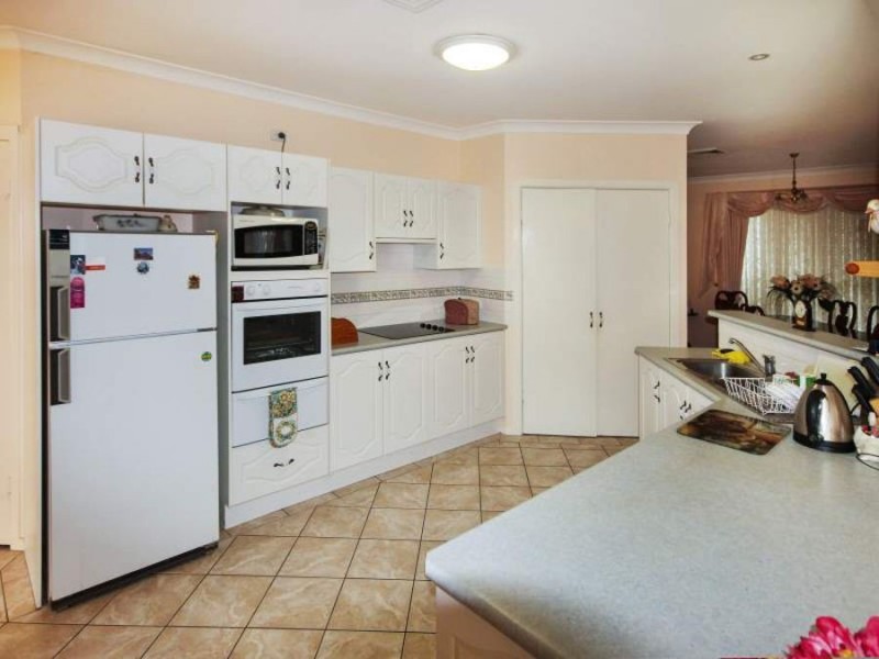 4 Stanstead Close, Scone NSW 2337