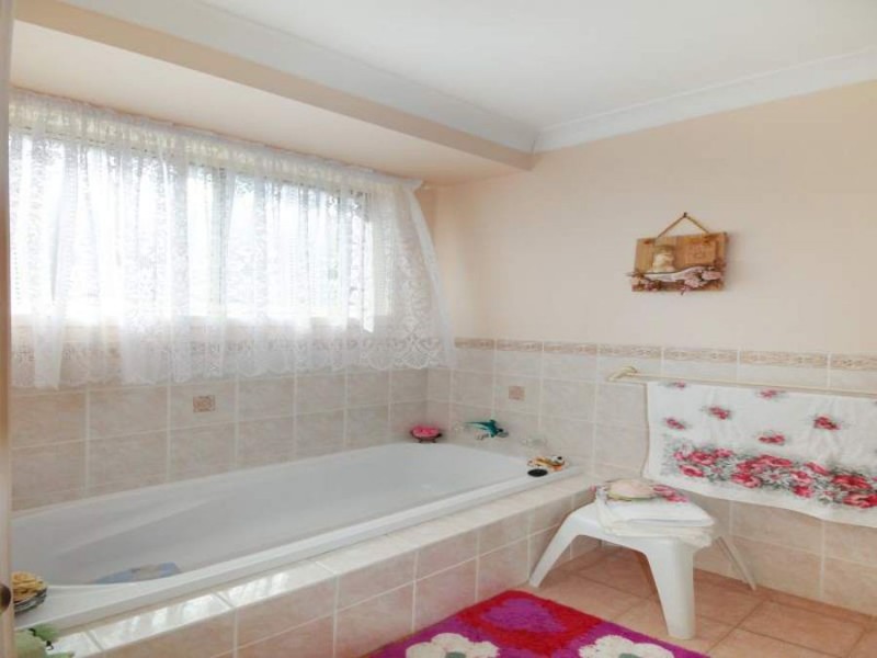 4 Stanstead Close, Scone NSW 2337